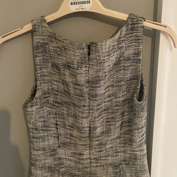 Banana Republic Wool/Cotton Blend Shift, Size 0 - like new, timeless, versatile - Picture 10 of 11